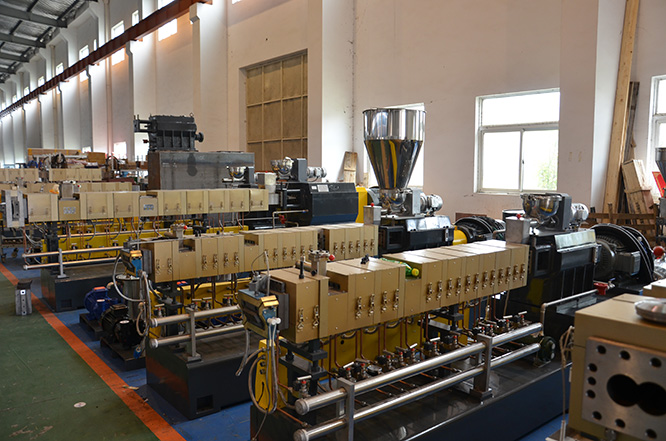 1500-2500高溶脂PP熔喷料，驻极母料，涂膜料专用双螺杆挤出生产线全套交付!